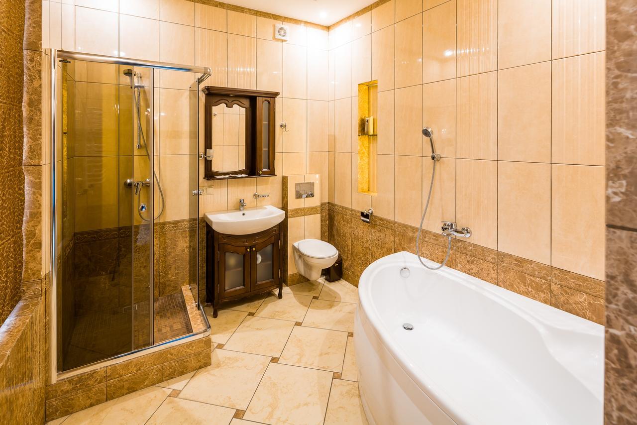 Beautiful Apartment D.Galytskogo Lviv Dış mekan fotoğraf