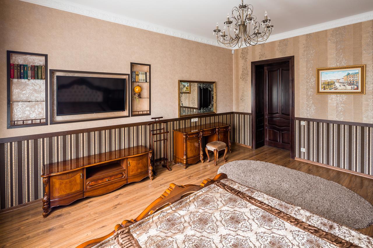 Beautiful Apartment D.Galytskogo Lviv Dış mekan fotoğraf