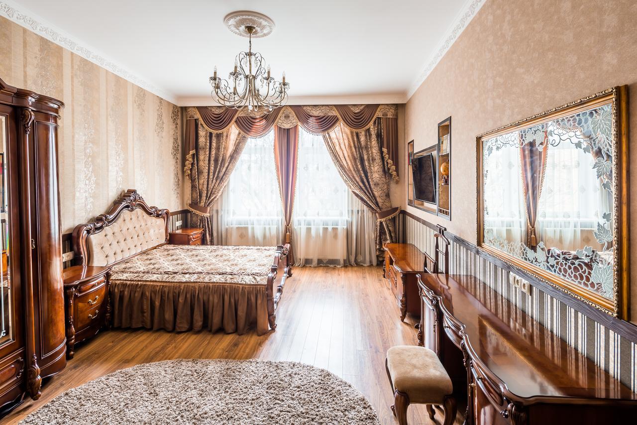 Beautiful Apartment D.Galytskogo Lviv Dış mekan fotoğraf