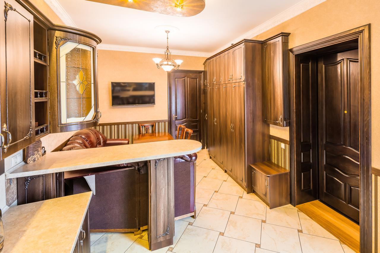 Beautiful Apartment D.Galytskogo Lviv Dış mekan fotoğraf
