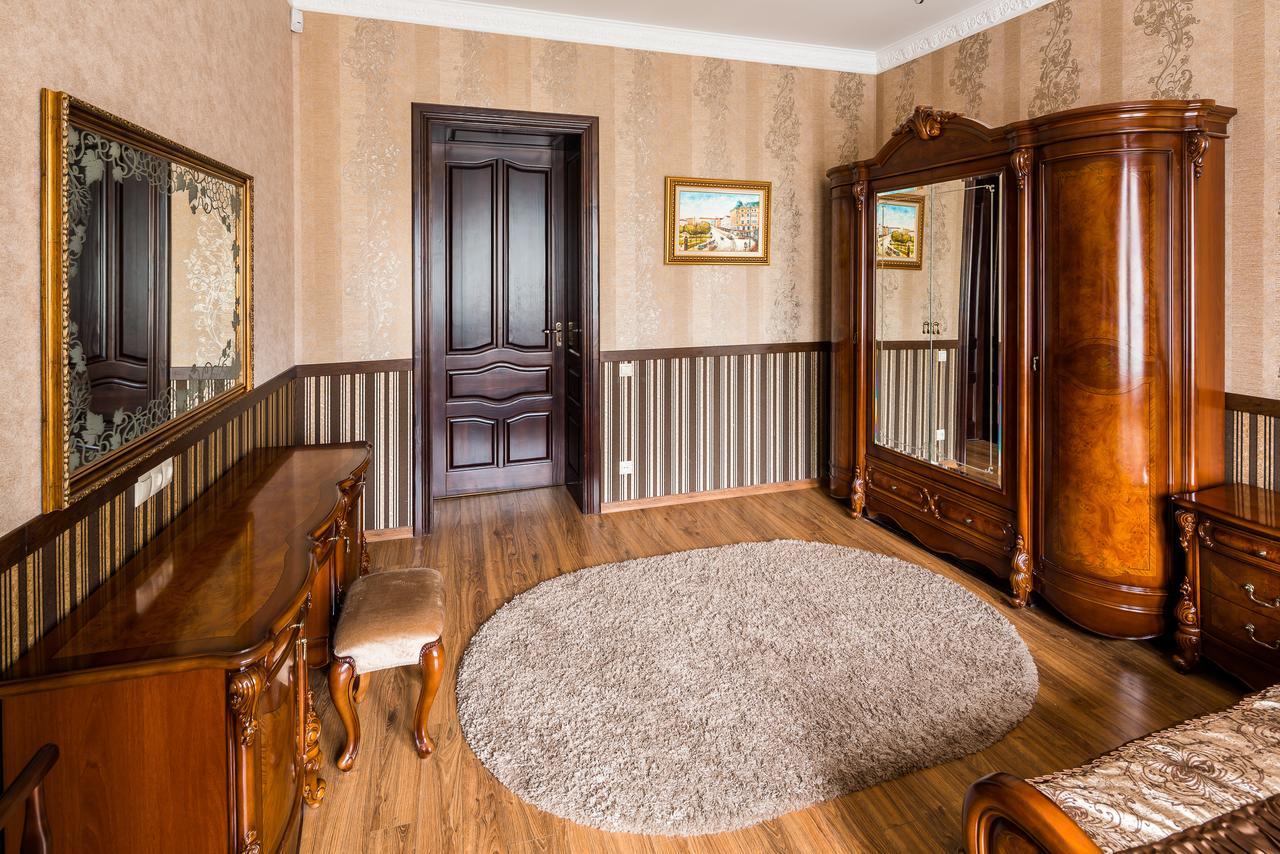 Beautiful Apartment D.Galytskogo Lviv Dış mekan fotoğraf
