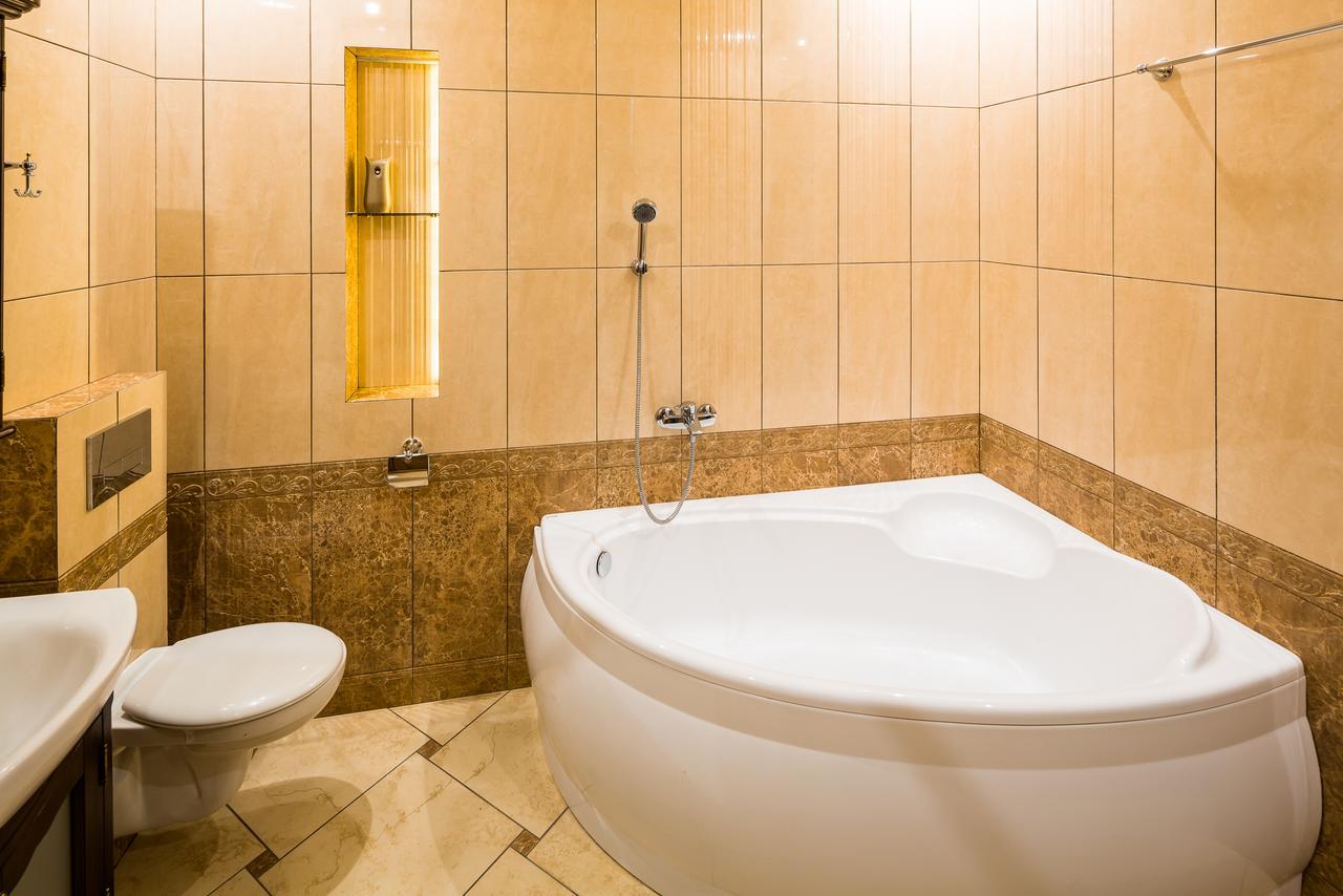 Beautiful Apartment D.Galytskogo Lviv Dış mekan fotoğraf
